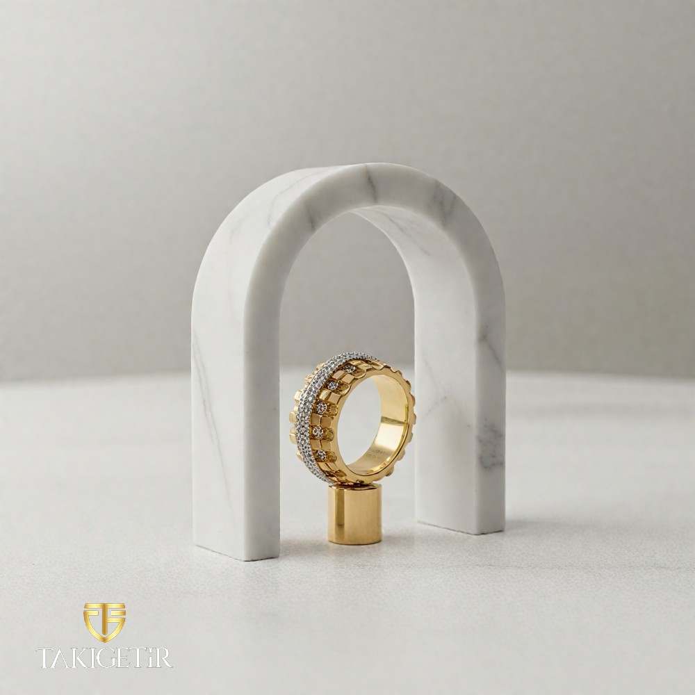 Pave Zirvesi Yüzük