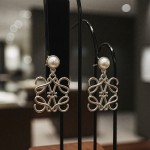 İkonik Monogram Küpe